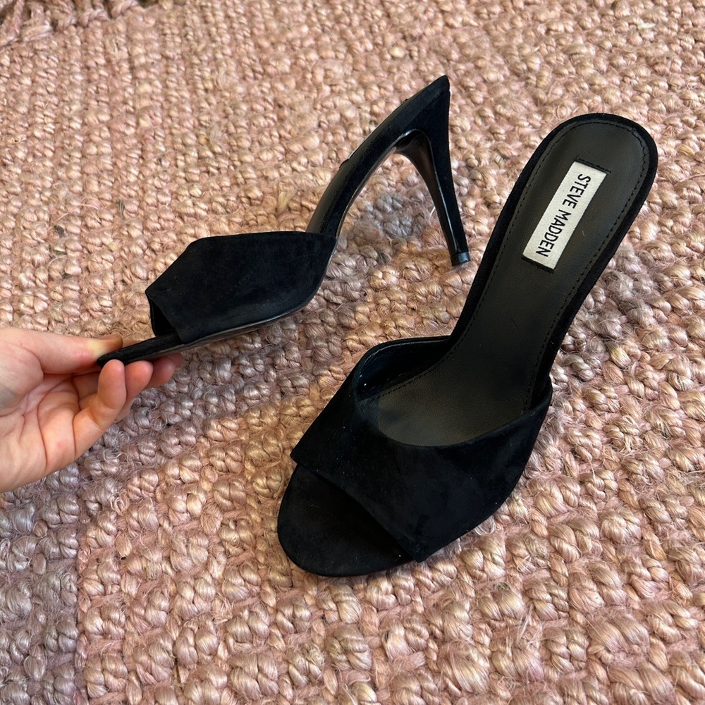 Steve Madden suede kitten heel sandals